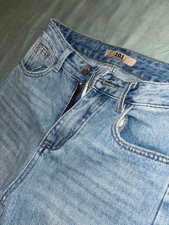 джинсы и платье