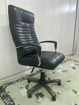 Компьютерное кресло Nowy Styl Atlant