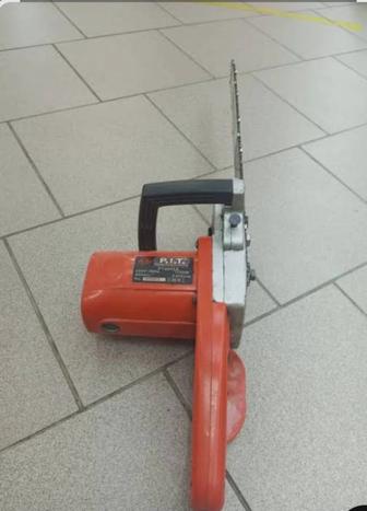 Продам бензопилу рабочая