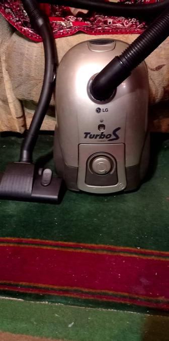 Пылесос LG Turbo-S 2000w