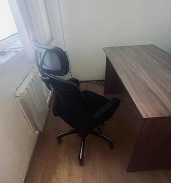 Продаю 3 офисных кресла срочно