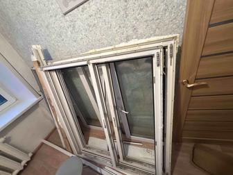 Продаю два б/у пластиковых окна со стеклопакетами и сетками