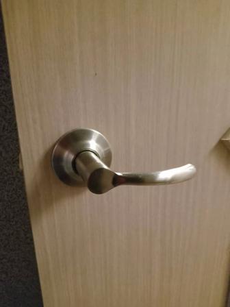 Аварийное вскрытие и замена замков, сантехника,электрика, линолеум, плинтус