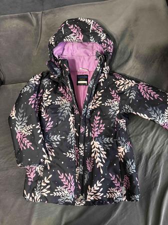 Продам зимний комбинезон 140 см