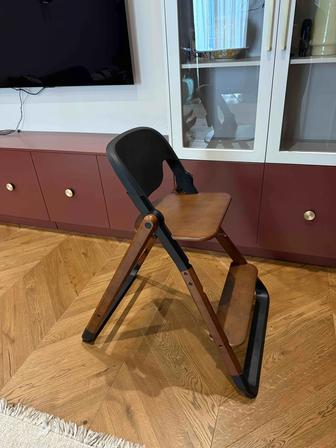 Стульчик для кормления Ergobaby