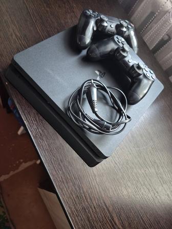 Продам PS4 1ТБ памяти