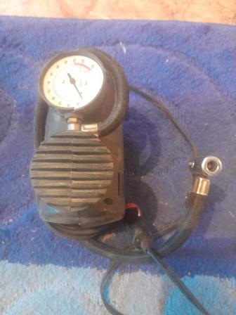 Компрессор автомобильный для накачки колес