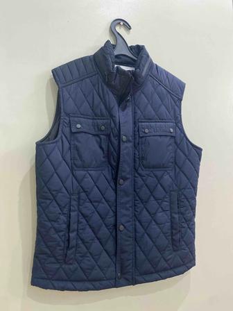 Продам мужскую жилетку