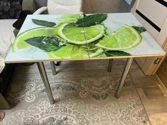 Стол кухонный