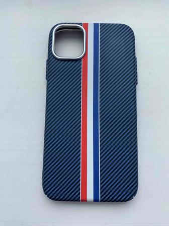 Продам новый карбоновый чехол с максейфом на Iphone-11