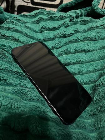 Продам iPhone 12