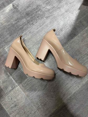 Продам новые туфли