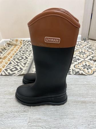 Женские резиновые сапоги