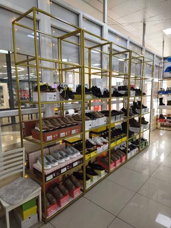 Стеллаж, полки, витрина высота 220 см ширина 75 см