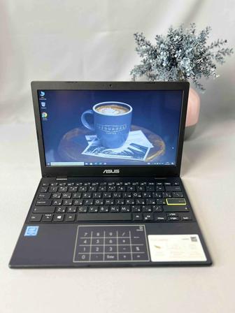 Легкий, компактный и стильный ноутбук ASUS E210 Будь на стиле