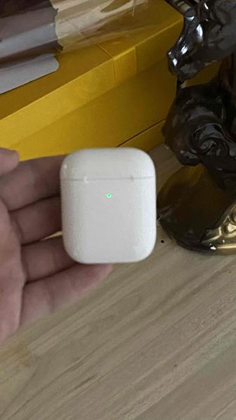 AirPods 2.