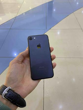 Продам срочно iPhone 7 32Gb