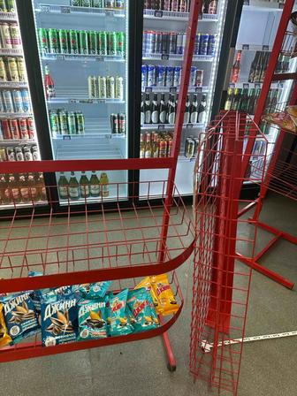 Продам полки красного цвета