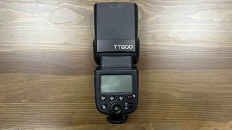 Продам Фотовспышка Godox TT600