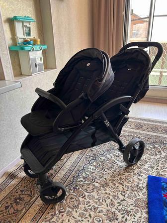 Двухместная коляска Jole