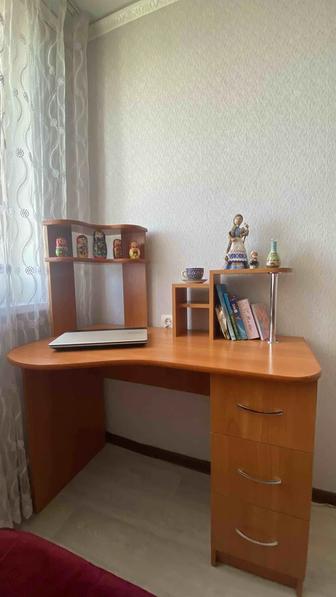 Стол компьютерный