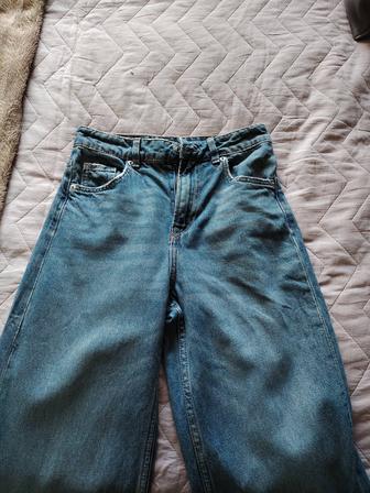 Продам джинсы трубы на девочку 12,13 лет