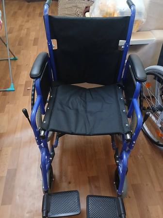 Продам инвалидную коляску новую