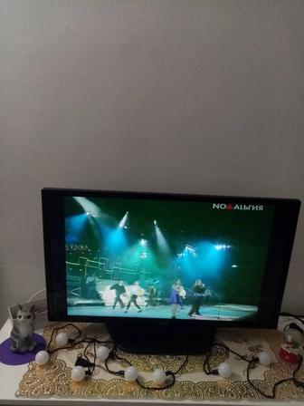 Продам телевизор работает хорошо
