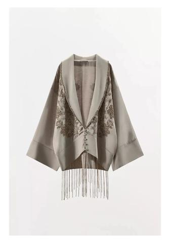 Эксклюзив - халат расшитый вручную бисером, в приятном матовом цвете.