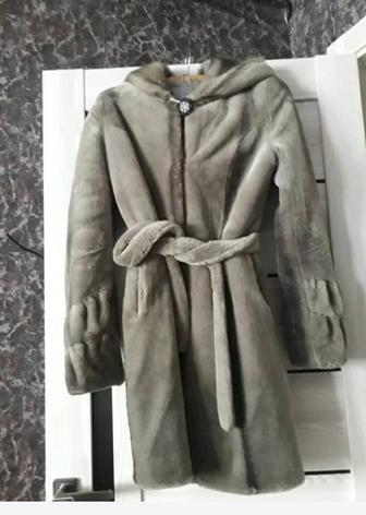 Женская шуба,под норку