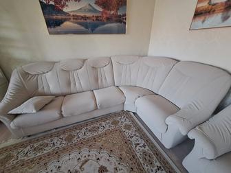 Диван кожаный