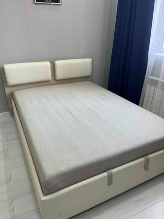 Кровать