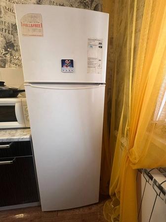 Продам холодильник Vestel