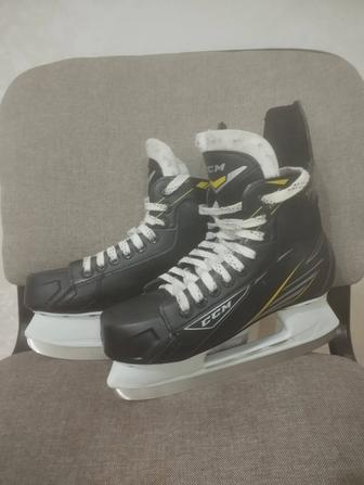 Коньки хоккейные