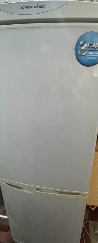 Продам холодильник LG