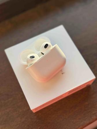 Продам наушники Airpods 3