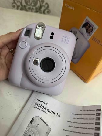 instax фотокамера