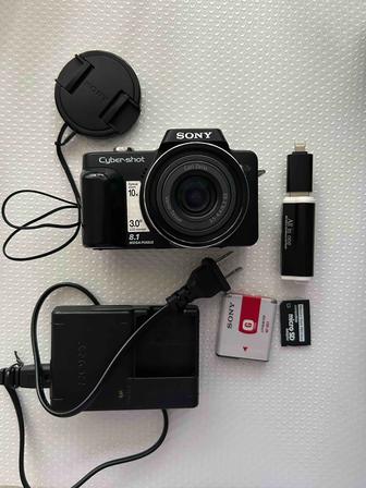 Цифровая камера Sony Cyber-Shot DSC-H10
