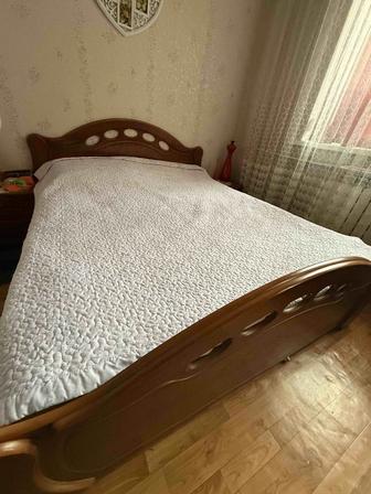 Продам спальный гарнитур