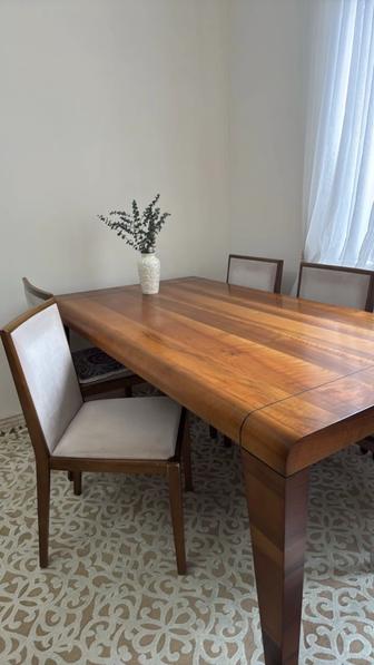 Стол с стульями