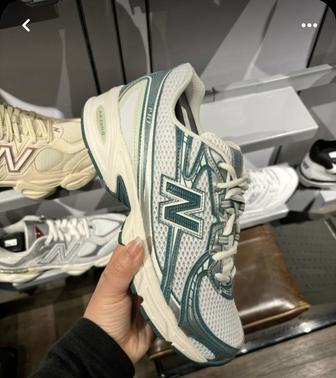 Кроссовки New balance 740 оригинал