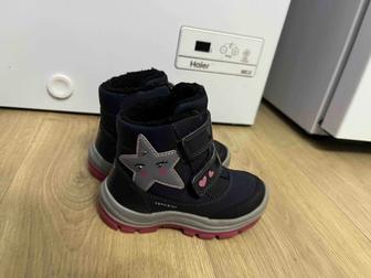 Продам зимние сапоги для девочки от фирмы Geox. Размер 24