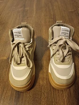 Продам детские ботиночки !!!