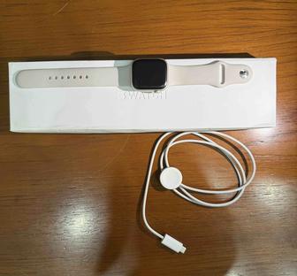 Apple Watch 7 GPS
41mm Starlight Aluminium
