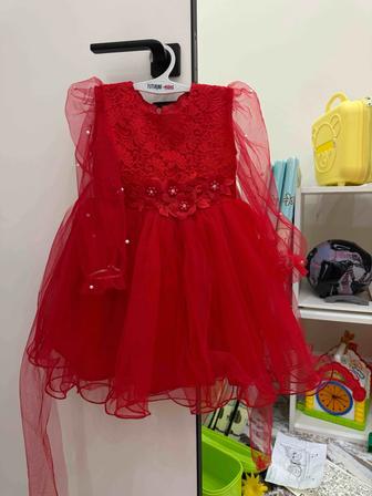 Красное платье в утренник