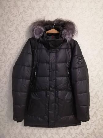 Аляска с натуральной чернобуркой на капюшоне.