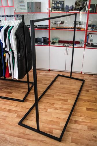 Продам стойку под футболки