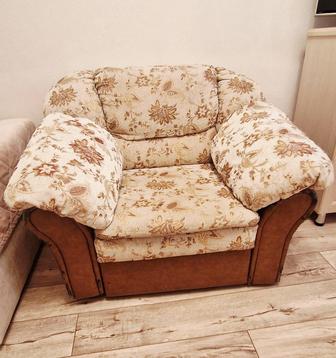 Продам кресло (не раскладное)