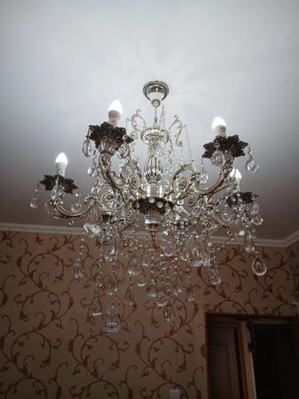 Продается Хрустальная люстра