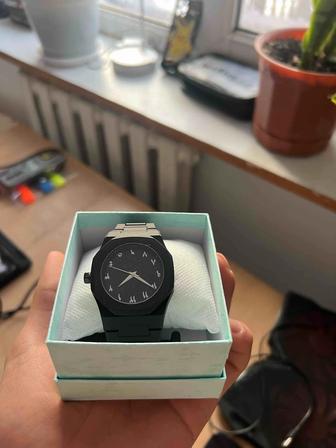 Часы кварцевые новые